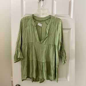 NWT BEAUTIFUL SPRING ITALIAN BLOUSE